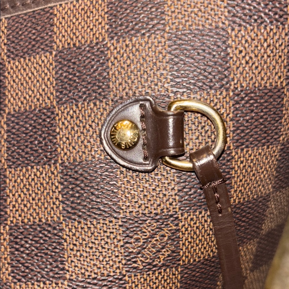 Louis Vuitton Damier Ebene Neverfull MM - Picture 7 of 16